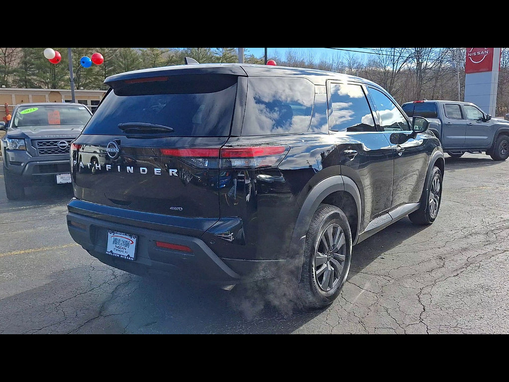 Certified 2025 Nissan Pathfinder S image 8