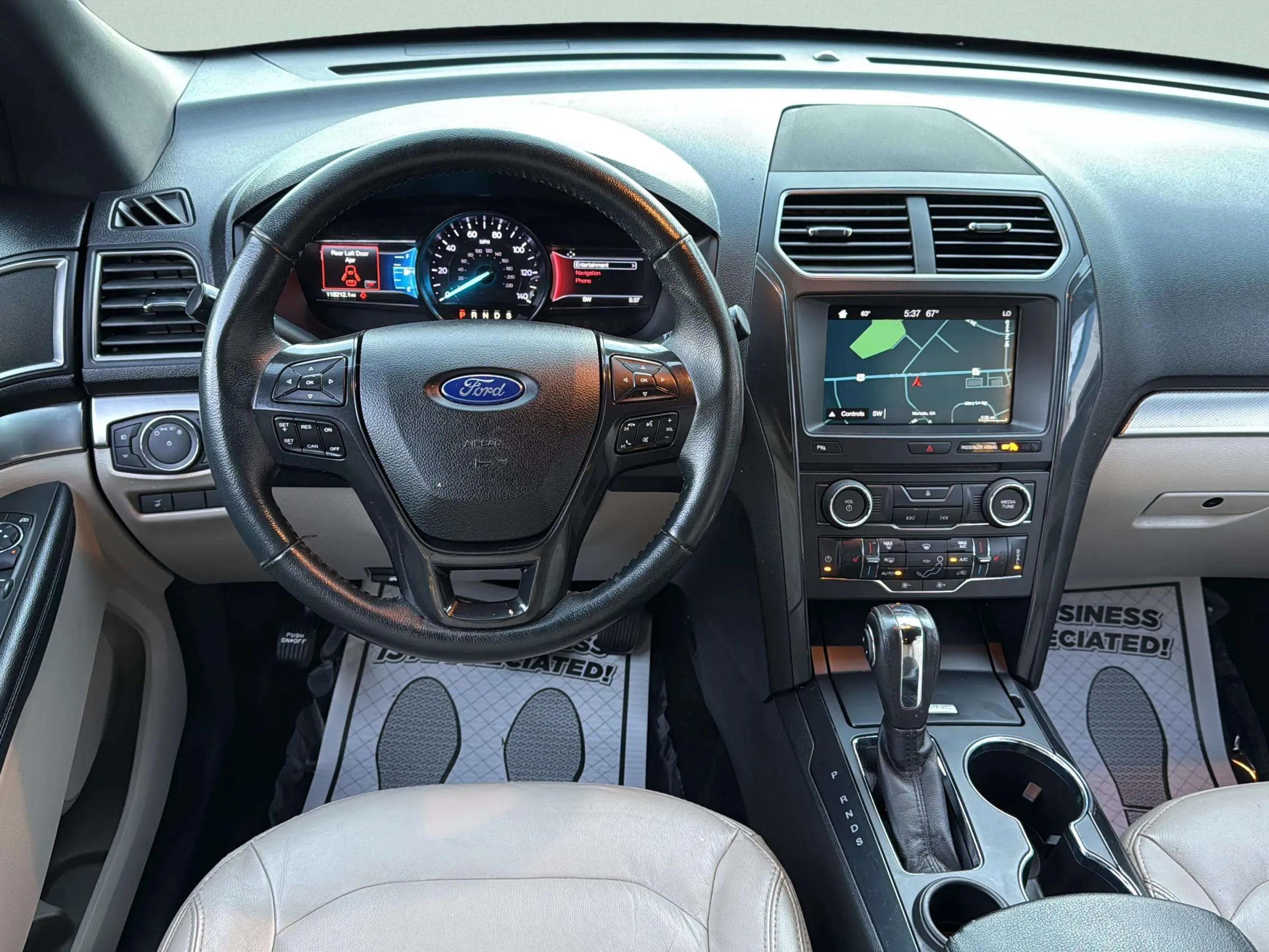 Used 2018 Ford Explorer XLT w/ Equipment Group 202A image 9