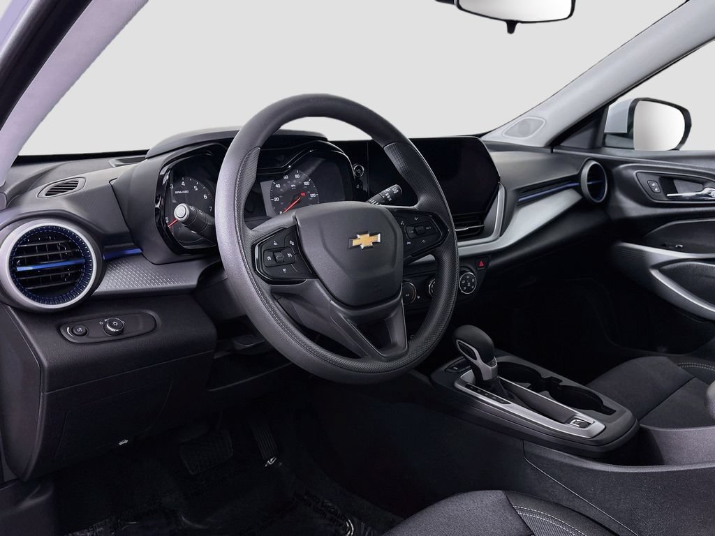 Certified 2025 Chevrolet Trax LS w/ LS Convenience Package FWD image 10