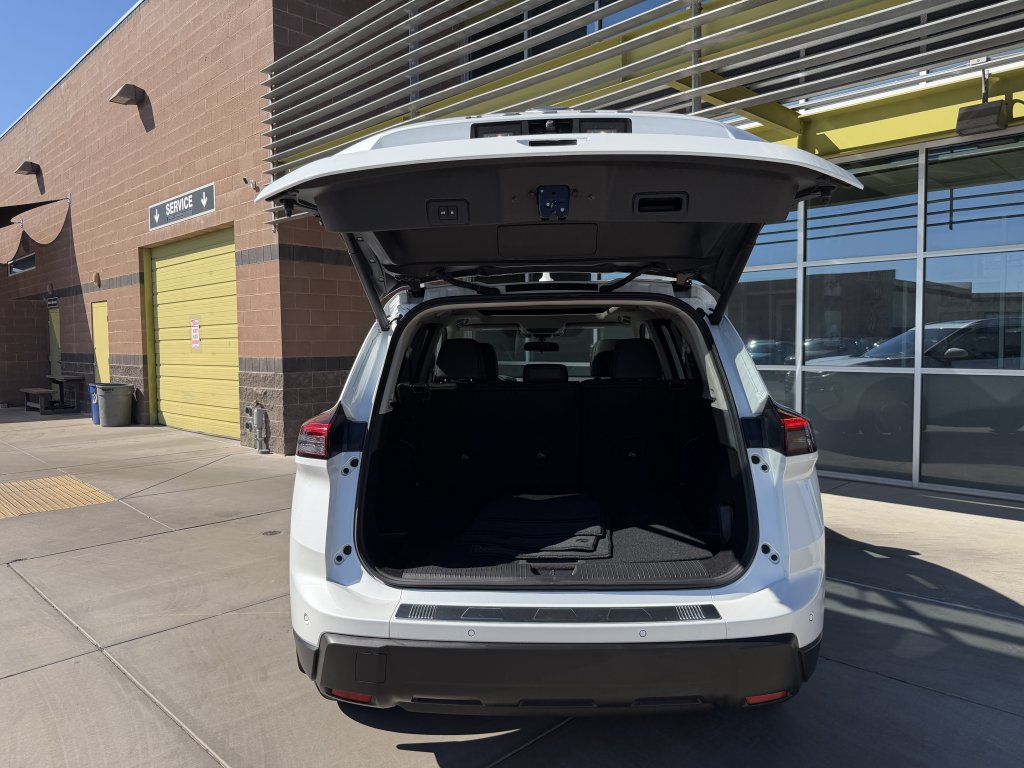 Used 2026 Nissan Rogue SV FWD image 36
