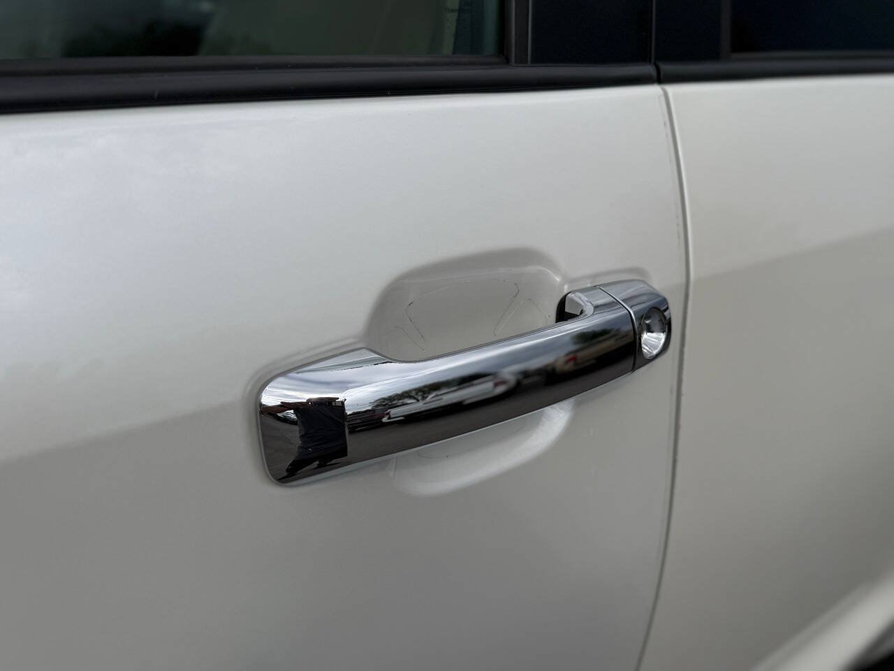 Used 2015 Toyota Sequoia Platinum AWD/4WD image 39