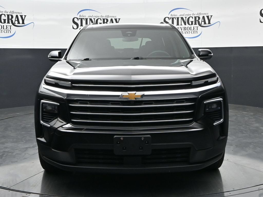 Used 2026 Chevrolet Traverse LT AWD/4WD image 2