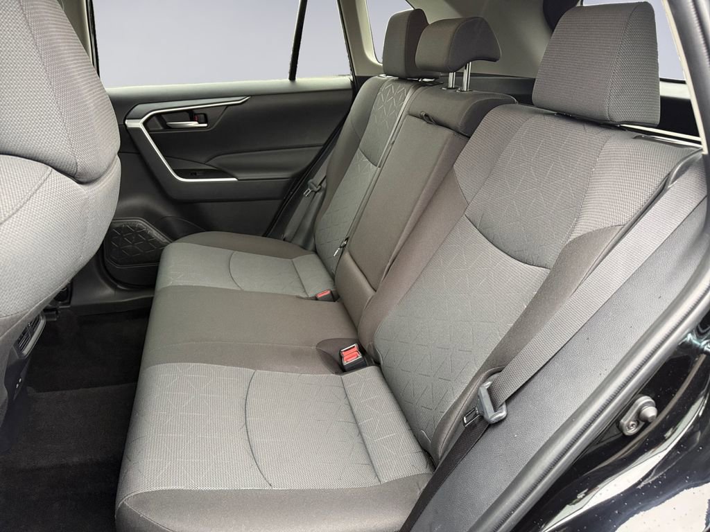 Used 2025 Toyota RAV4 XLE w/ Convenience Package image 16