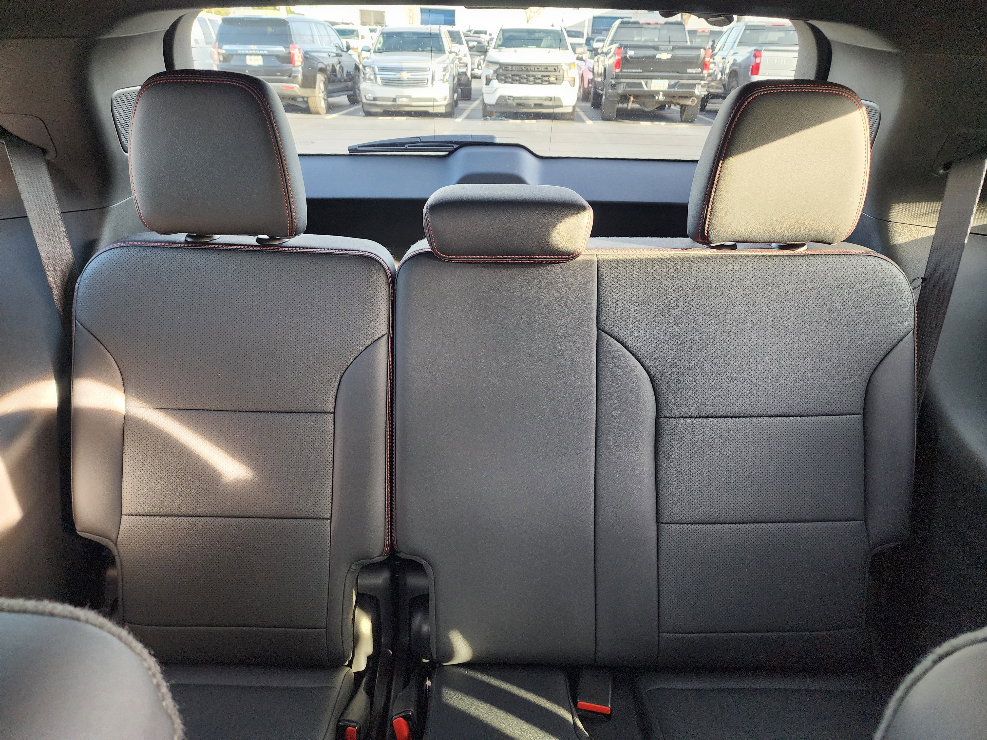 Used 2025 Chevrolet Traverse RS image 19