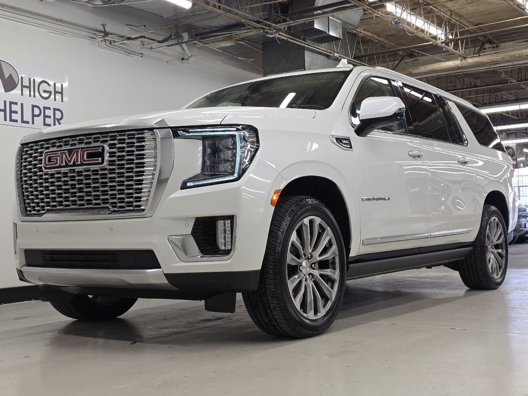 Used 2021 GMC Yukon XL Denali w/ Denali Premium Package AWD/4WD image 24