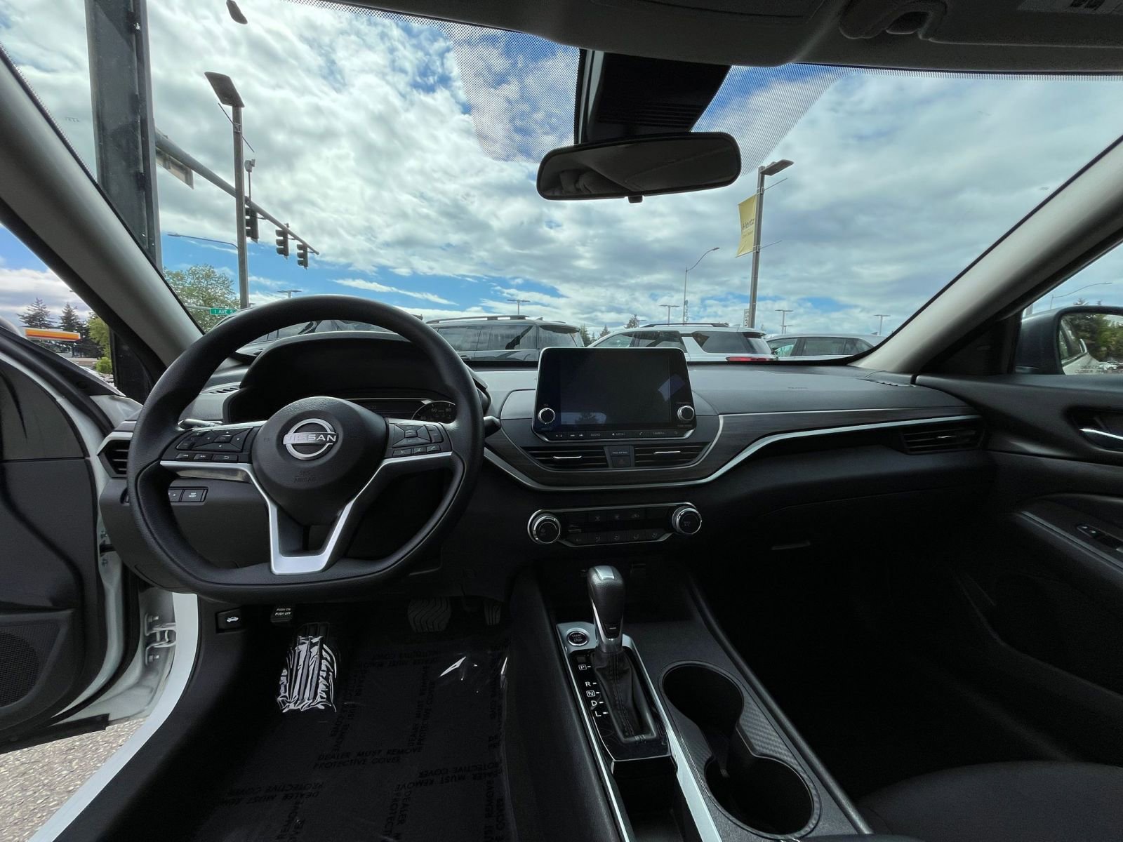 Used 2025 Nissan Altima 2.5 SV FWD image 34