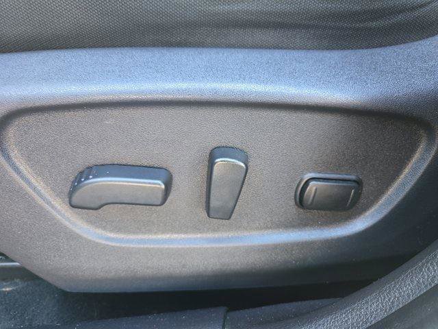 Used 2019 Nissan Rogue SV image 14