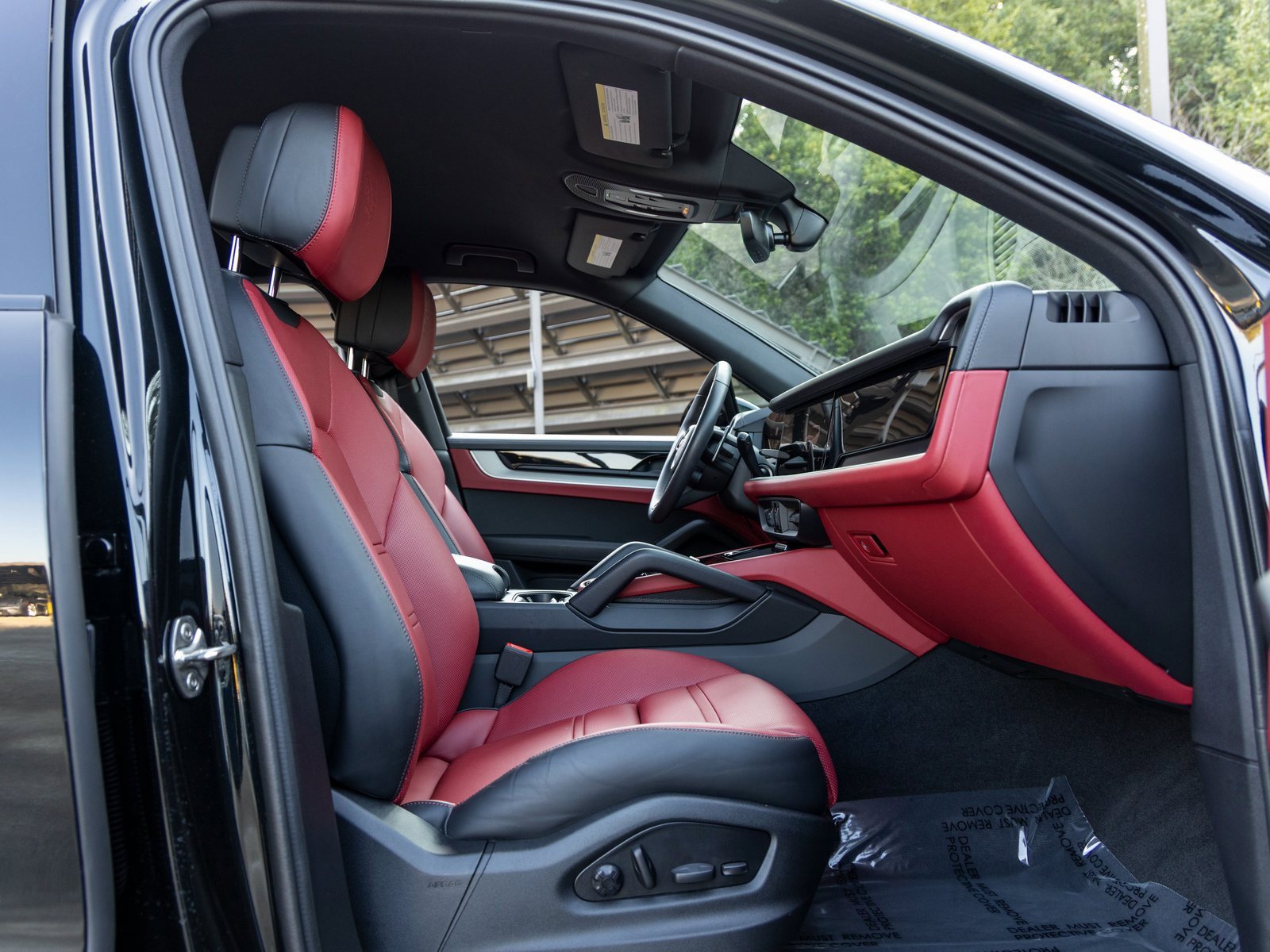 Certified 2025 Porsche Cayenne image 54