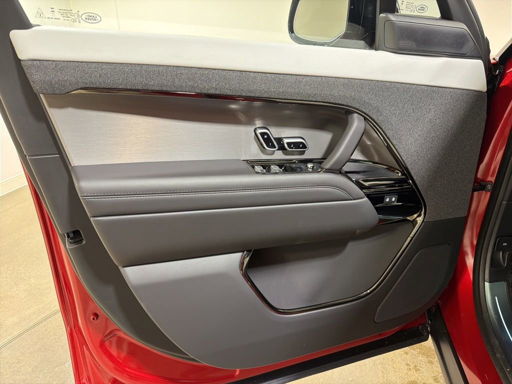 New 2026 Land Rover Range Rover Sport Dynamic SE image 9