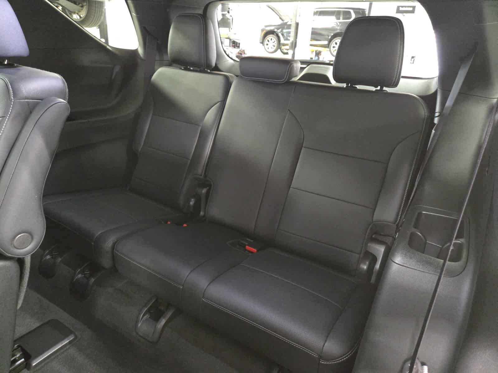 Used 2025 Chevrolet Traverse LT AWD/4WD image 22