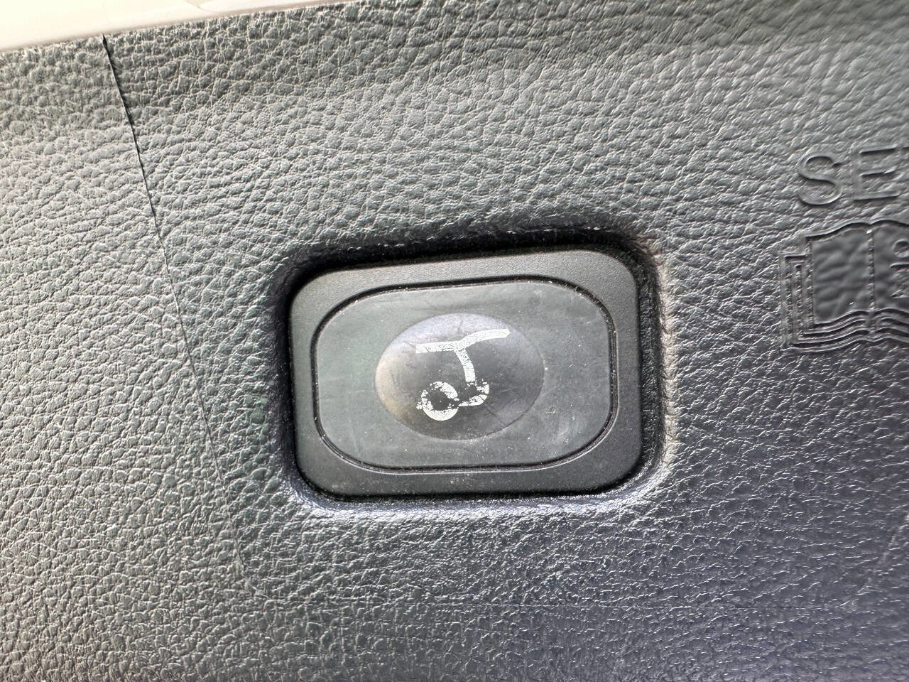 Used 2016 Ford Edge SEL w/ Equipment Group 201A AWD/4WD image 28