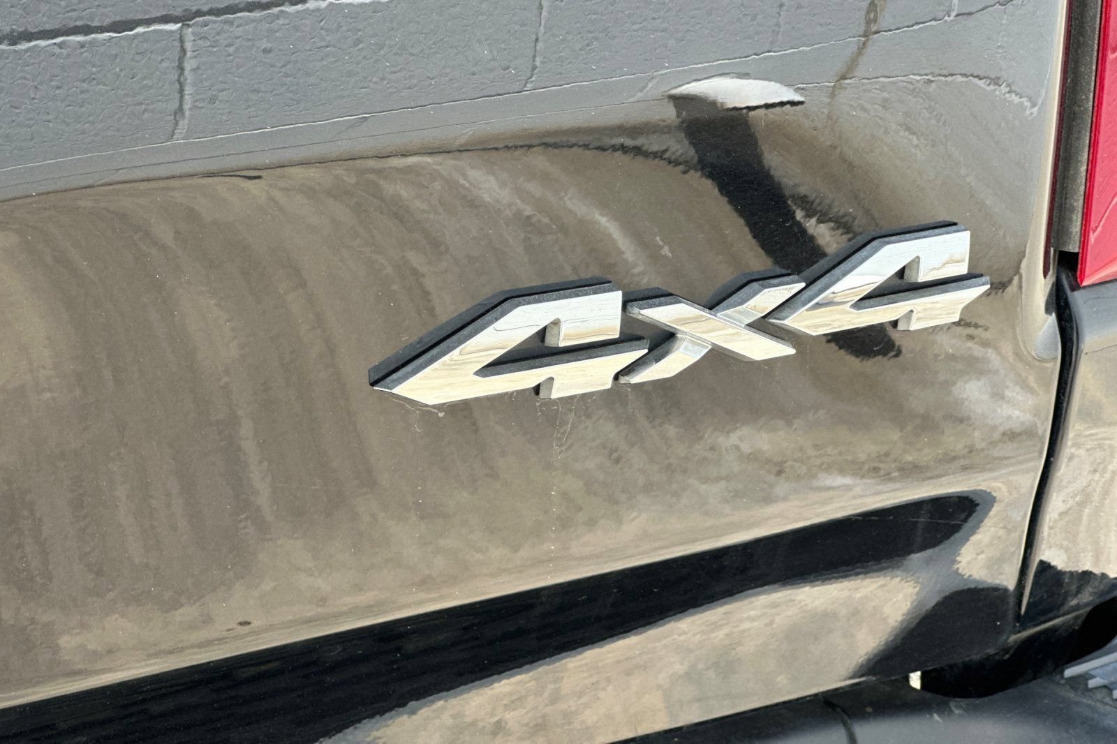 Used 2025 RAM 1500 Laramie AWD/4WD image 8