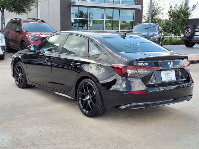 Used 2025 Honda Civic Sport image 2