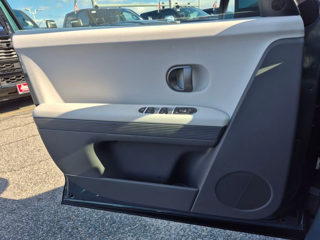 Used 2025 Hyundai Ioniq 5 SE image 14