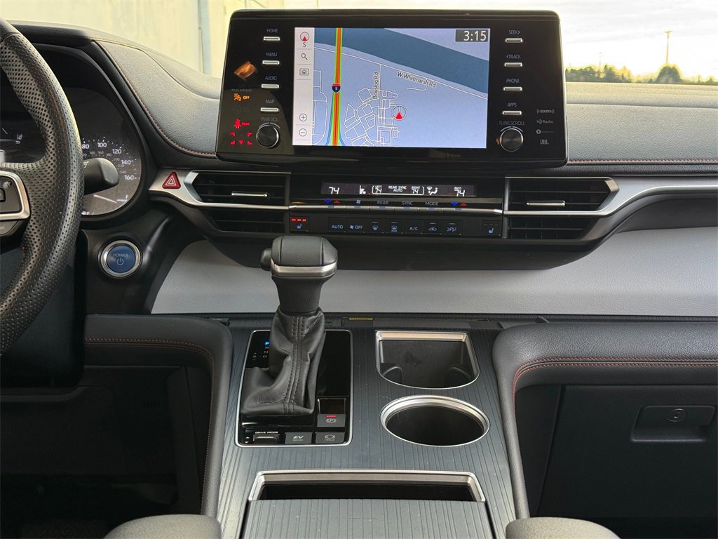 Certified 2022 Toyota Sienna XSE image 17