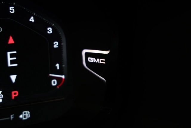 Used 2023 GMC Yukon Denali AWD/4WD image 32
