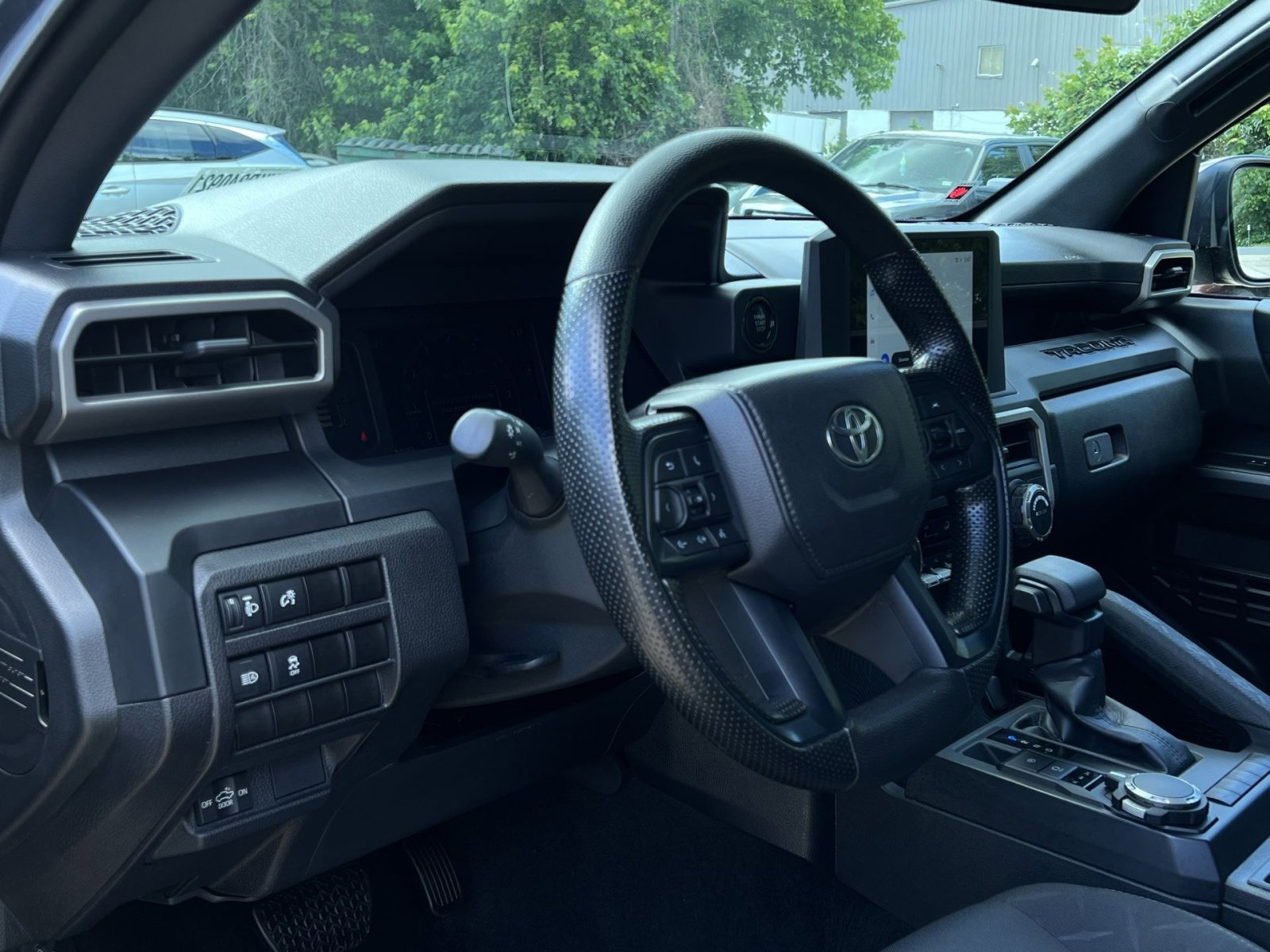Used 2024 Toyota Tacoma SR w/ SR Upgrade Package AWD/4WD image 29