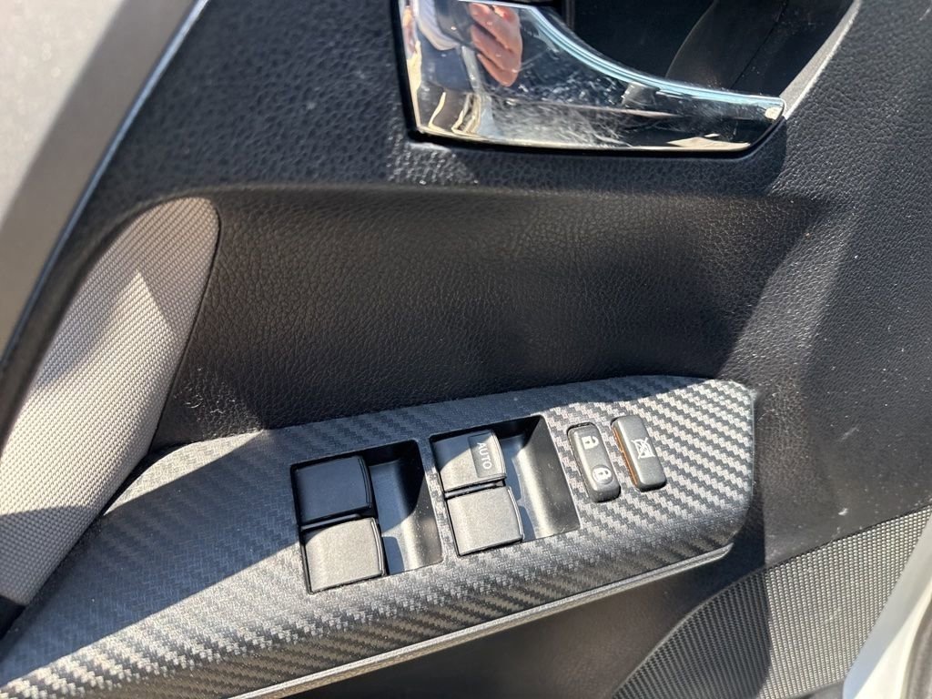 Used 2014 Toyota RAV4 XLE FWD image 25