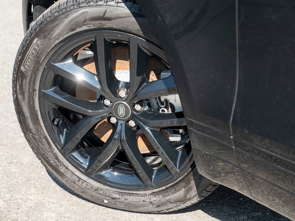 New 2025 Land Rover Range Rover Velar Dynamic SE image 9