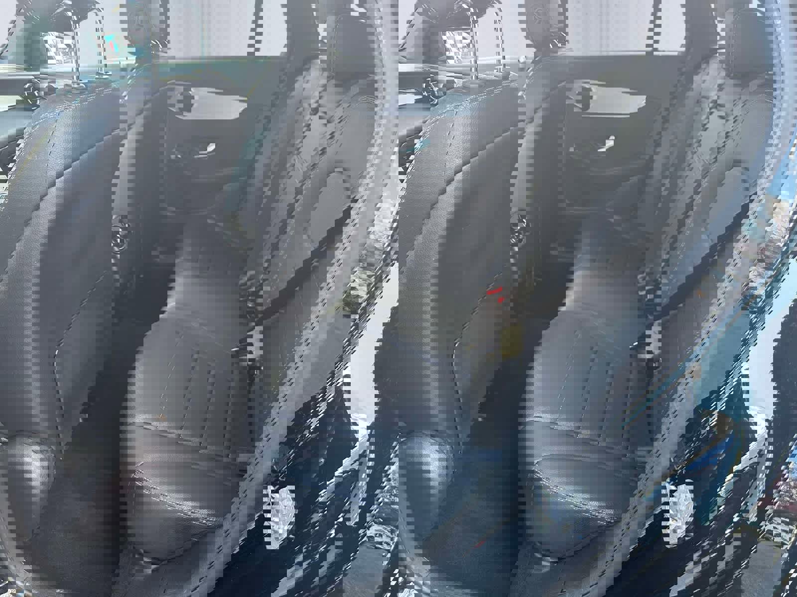 Used 2019 Mercedes-Benz GLC 300 4MATIC image 12