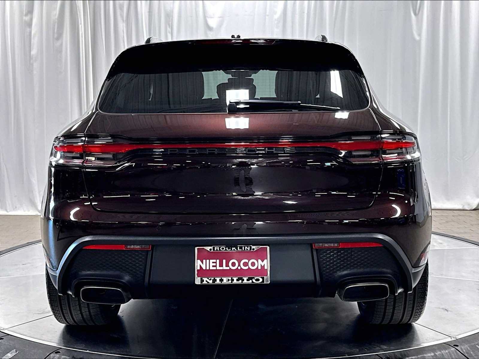 Used 2026 Porsche Macan AWD/4WD image 9