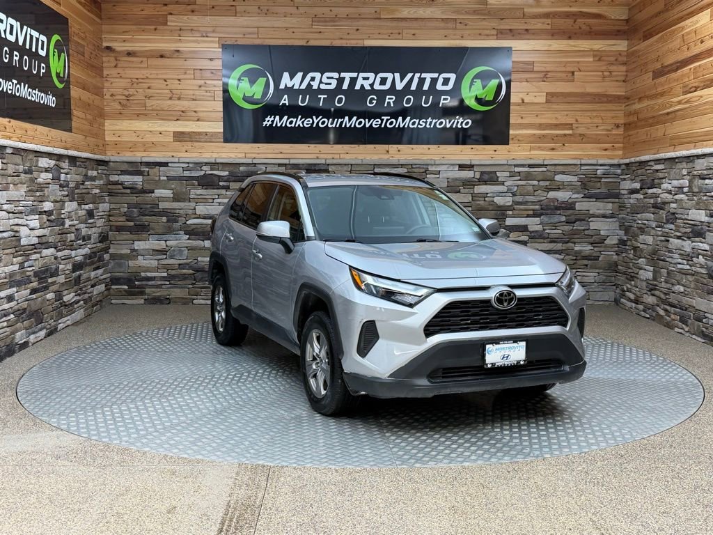 Used 2022 Toyota RAV4 XLE image 2