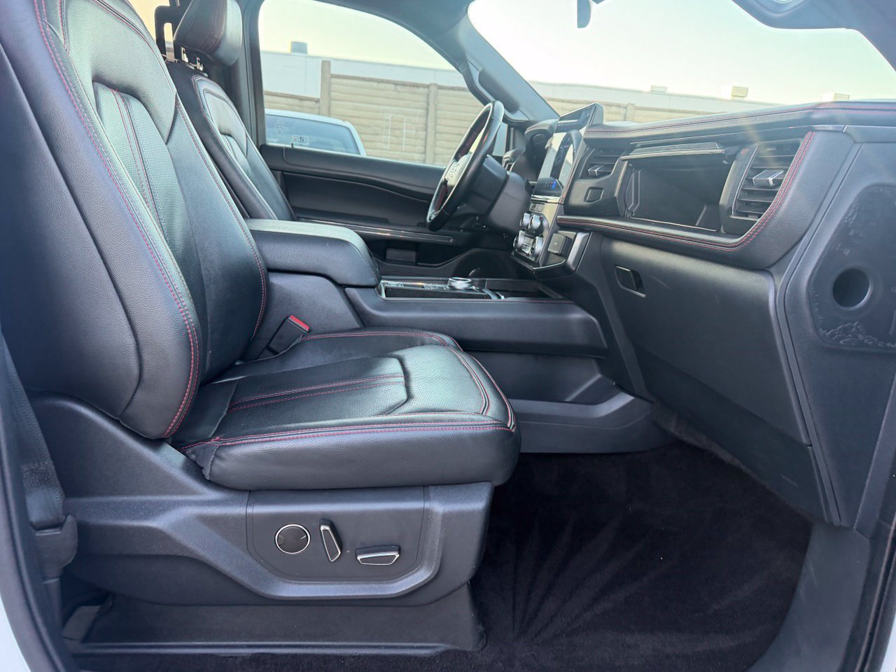 Used 2022 Ford Expedition Limited RWD image 44