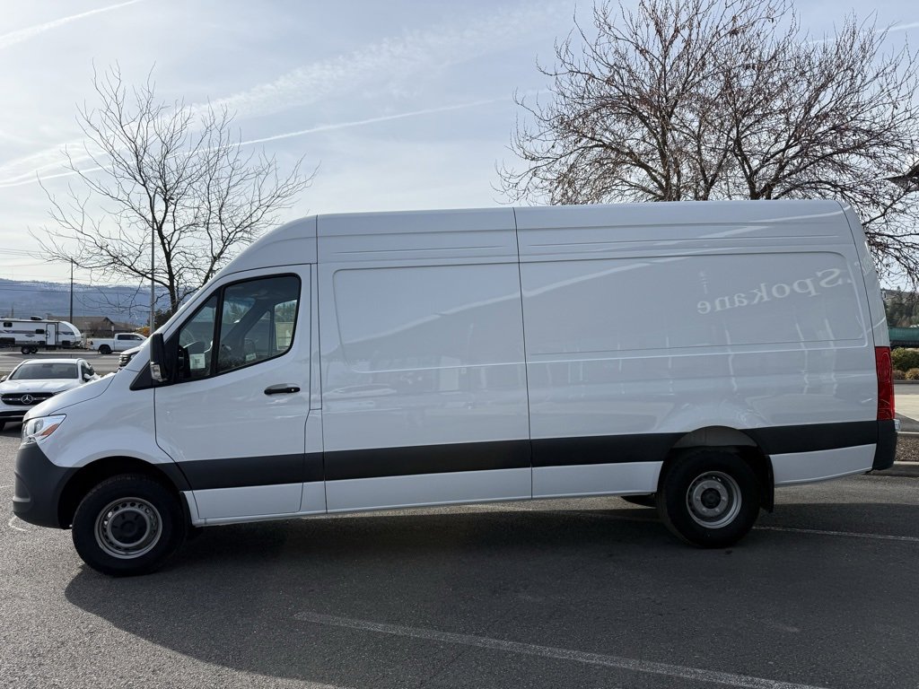 Used 2024 Mercedes-Benz Sprinter 3500 image 3