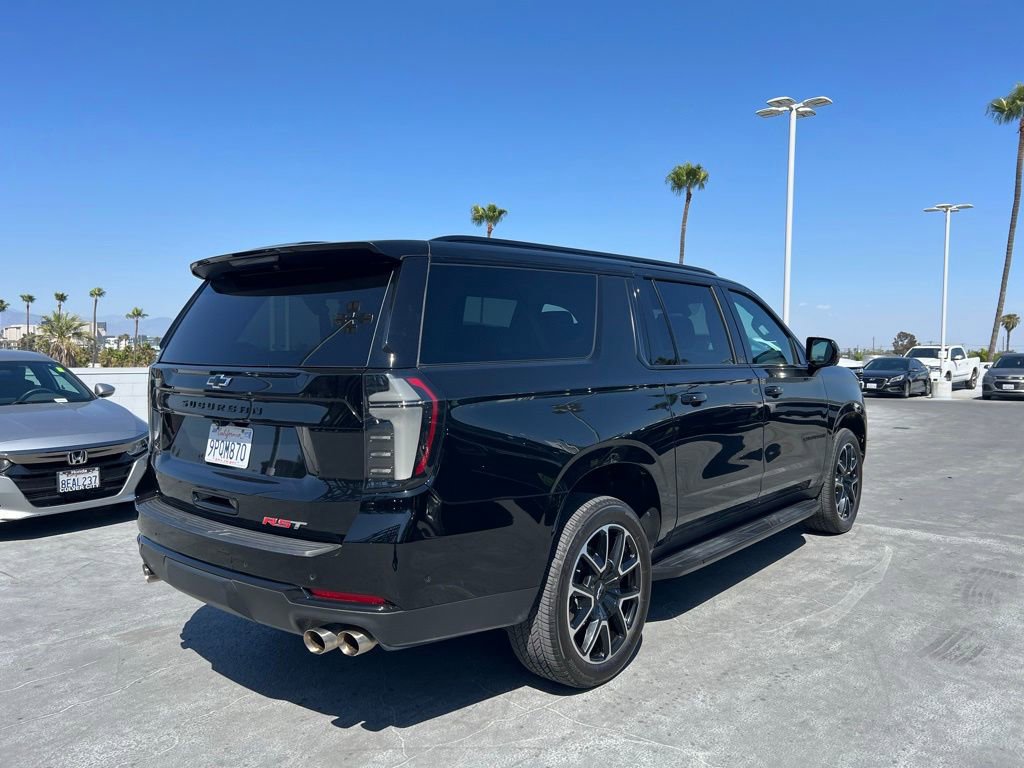 Used 2025 Chevrolet Suburban RST w/ Comfort Package AWD/4WD image 5