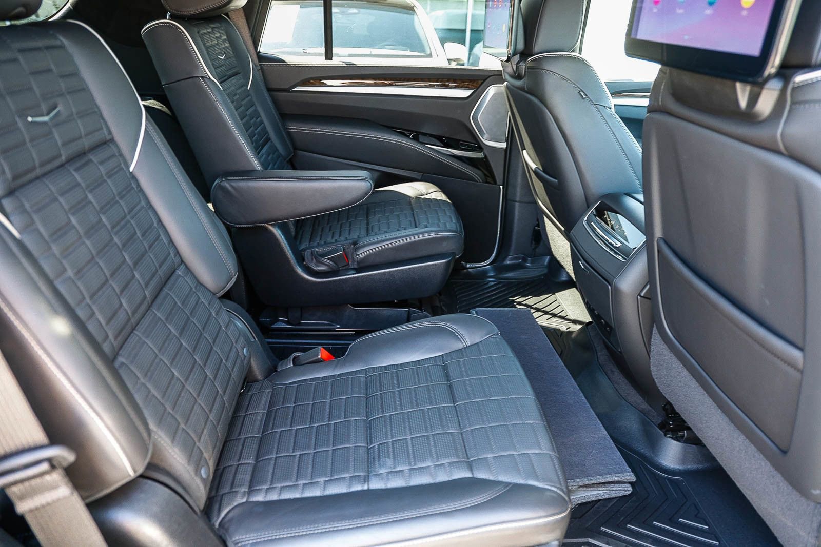 Used 2025 Cadillac Escalade Sport Platinum AWD/4WD image 18