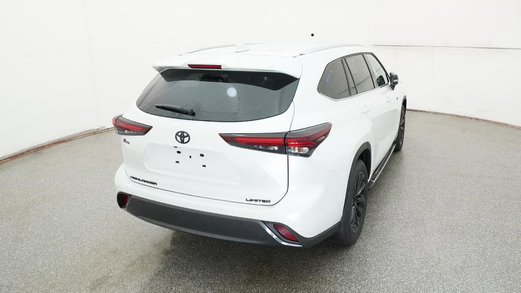 New 2025 Toyota Highlander Limited image 19