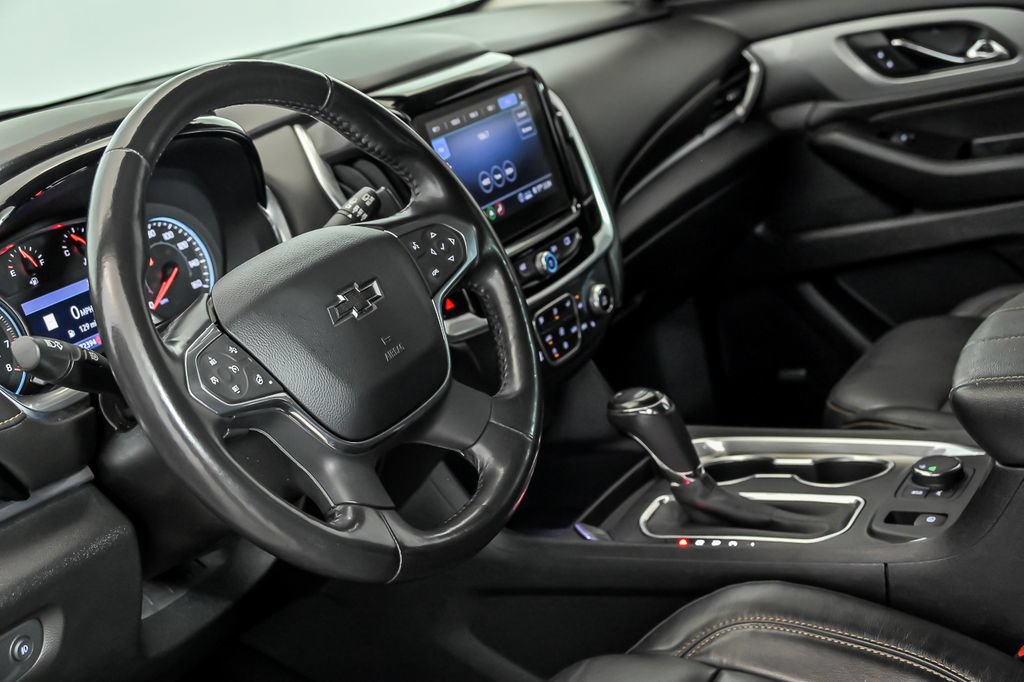 Used 2020 Chevrolet Traverse RS FWD image 16