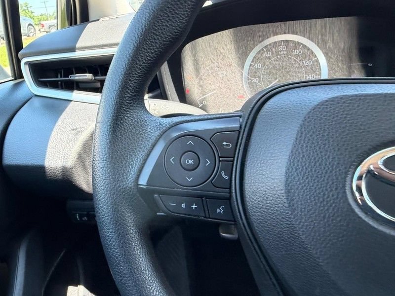 Used 2022 Toyota Corolla LE FWD image 9