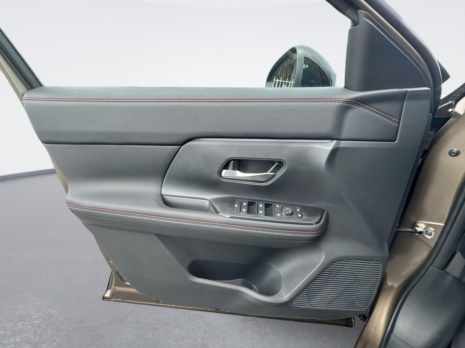New 2027 Nissan Kicks SR FWD image 28