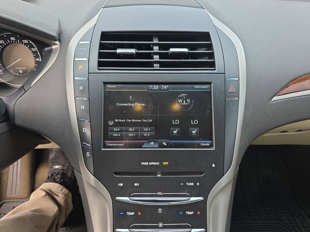 Used 2014 Lincoln MKZ w/ Equipment Group 101A Select FWD image 8