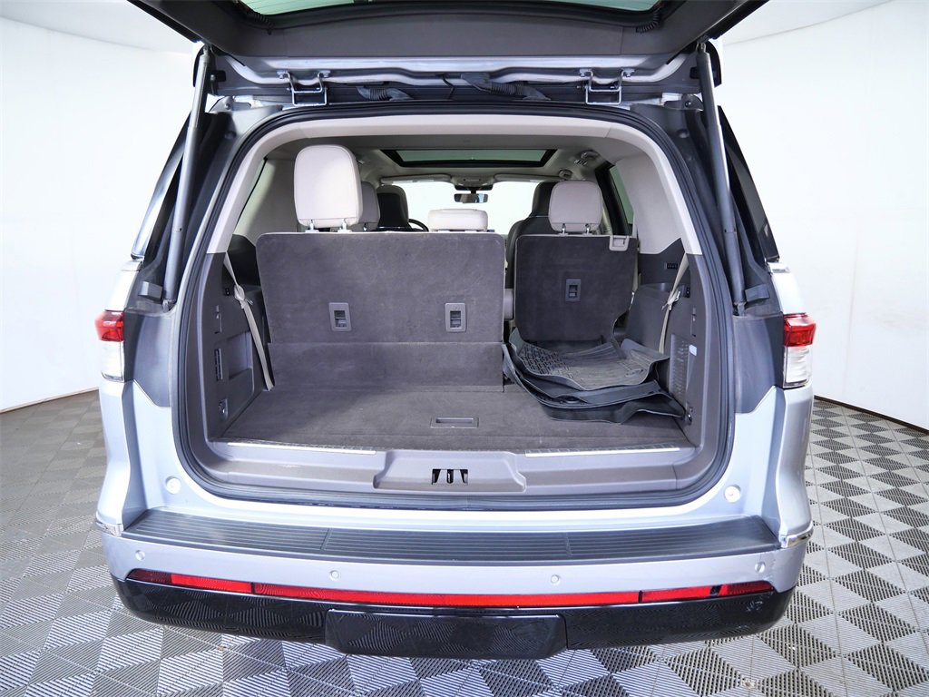 Used 2022 Lincoln Navigator Reserve image 10