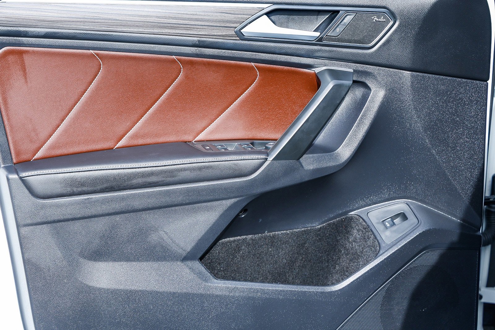 Used 2024 Volkswagen Tiguan SEL R-Line image 21