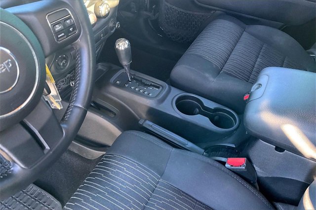 Used 2011 Jeep Wrangler Rubicon w/ PWR Convenience Group image 14