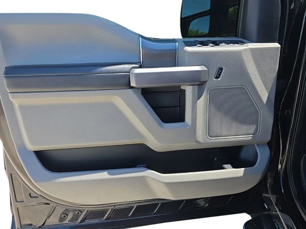 Used 2019 Ford F250 XLT w/ XLT Premium Package AWD/4WD image 13