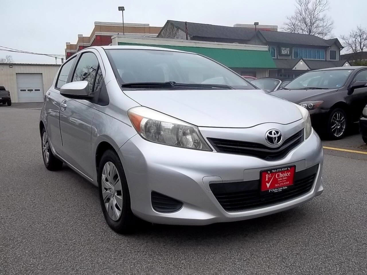 Used 2012 Toyota Yaris LE image 4