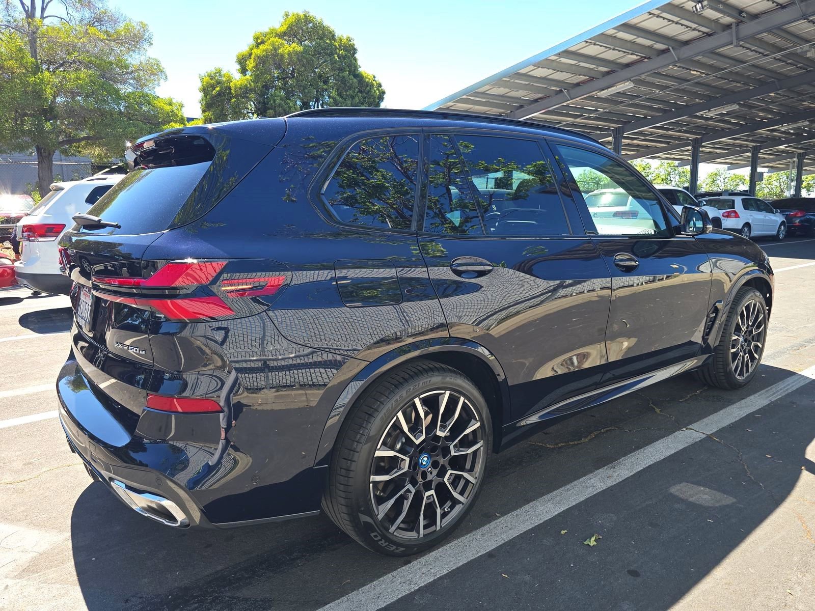 Used 2024 BMW X5 xDrive50e w/ M Sport Package image 6