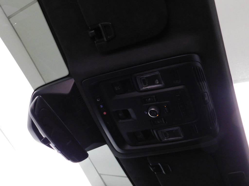 Used 2022 Cadillac Escalade Sport Platinum w/ LPO, ONYX Package AWD/4WD image 45
