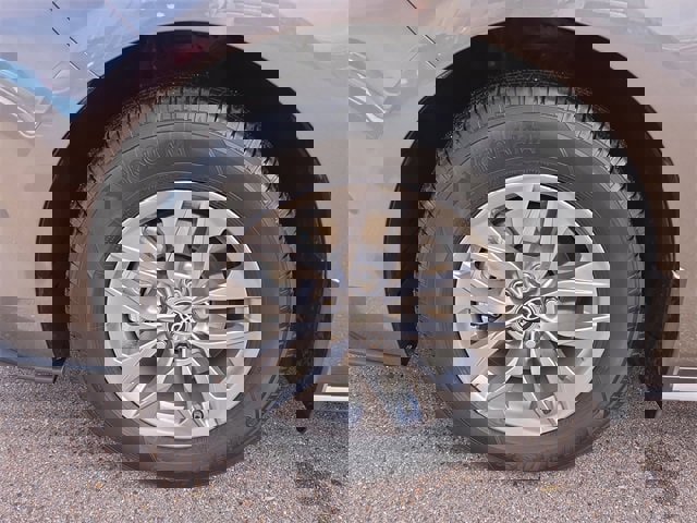 Used 2024 Toyota Sienna XLE image 9