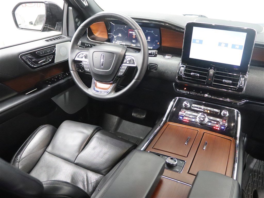 Used 2020 Lincoln Navigator Reserve w/ Luxury Package image 21