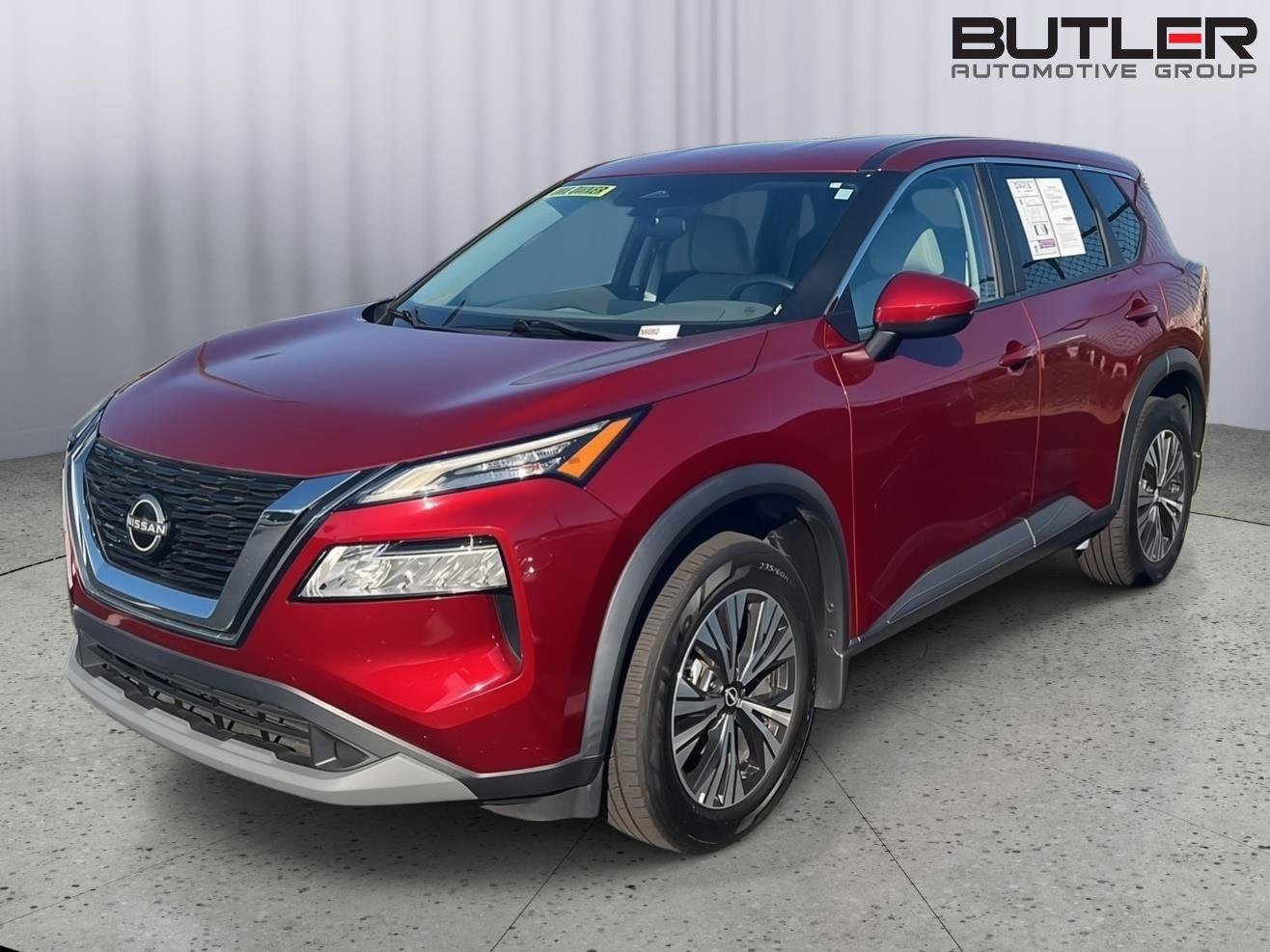 Used 2023 Nissan Rogue SV AWD/4WD image 2