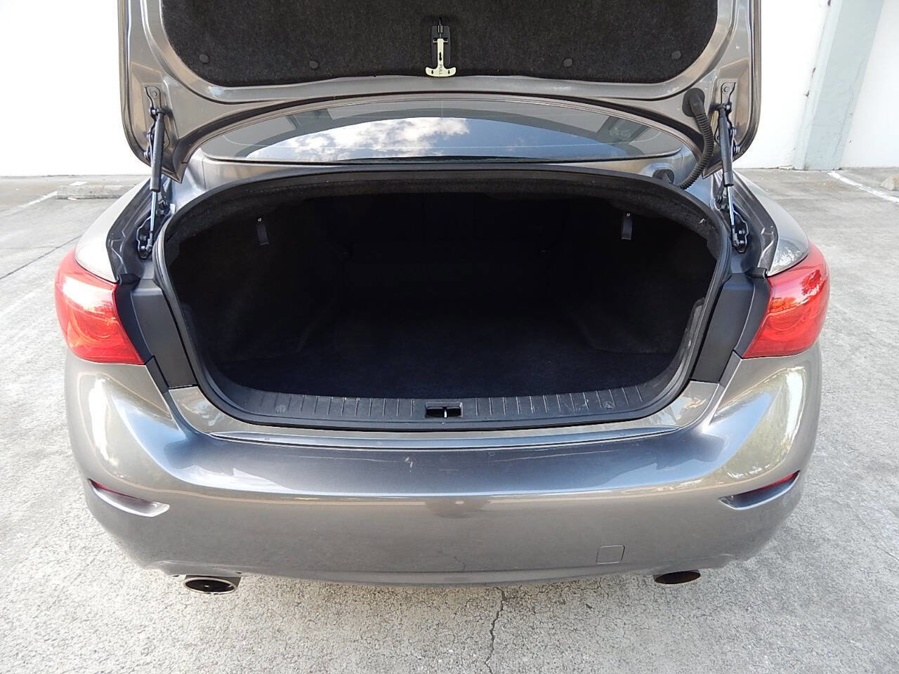 Used 2015 INFINITI Q50 Premium w/ Navigation Package RWD image 34