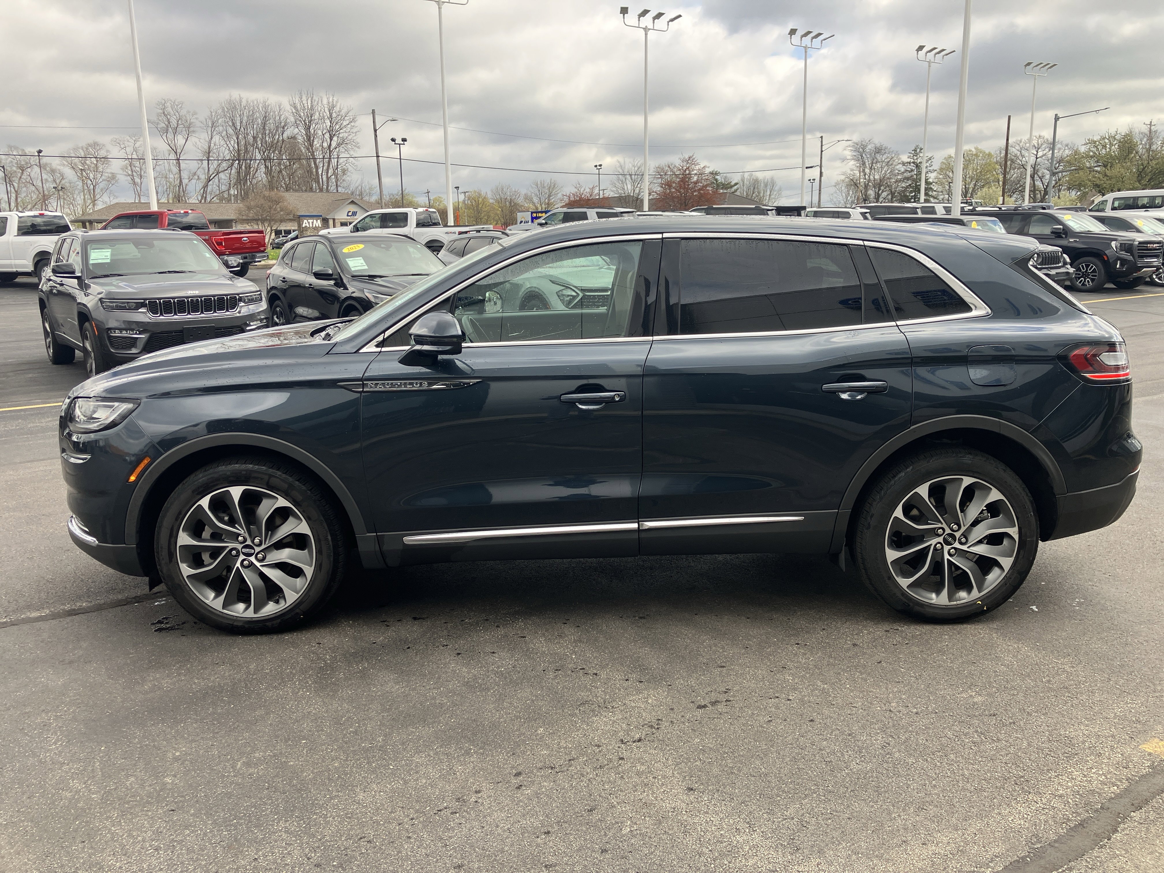 Used 2023 Lincoln Nautilus Reserve w/ Luxury Package image 4