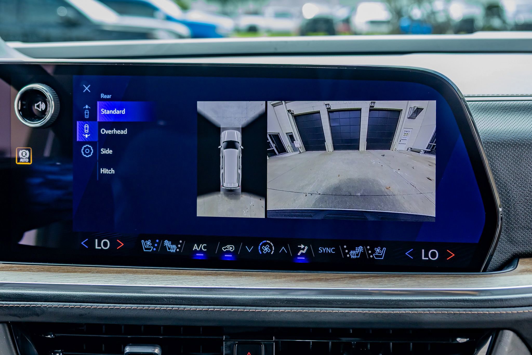 Used 2026 Chevrolet Suburban High Country AWD/4WD image 26