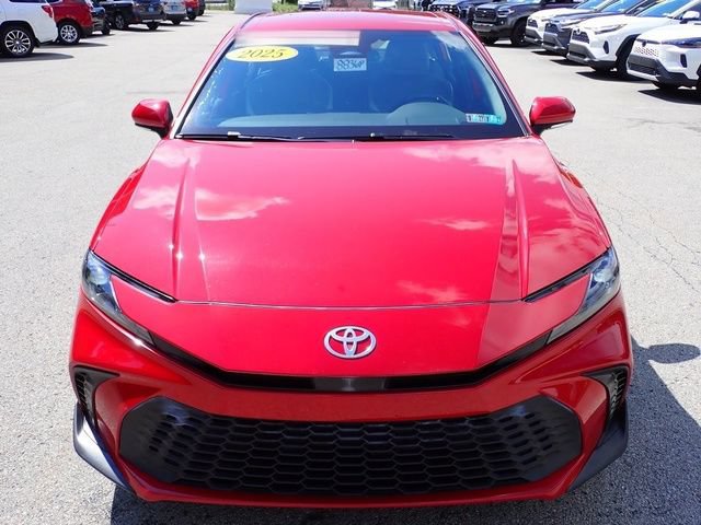 Used 2025 Toyota Camry SE FWD image 11