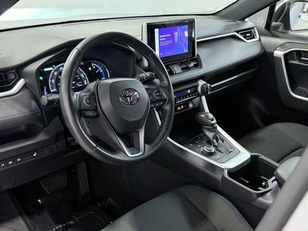 Used 2024 Toyota RAV4 SE image 18